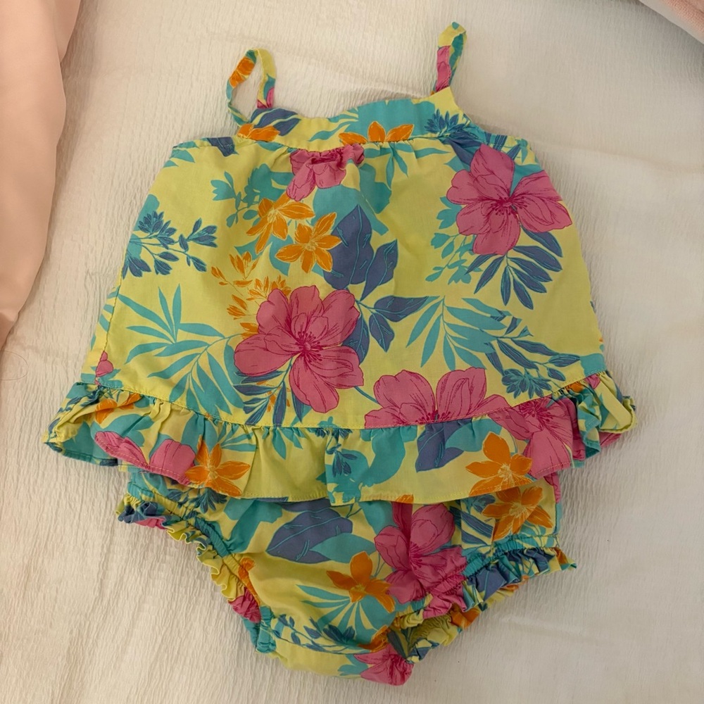 GAP baby girl outfit 18-24mos